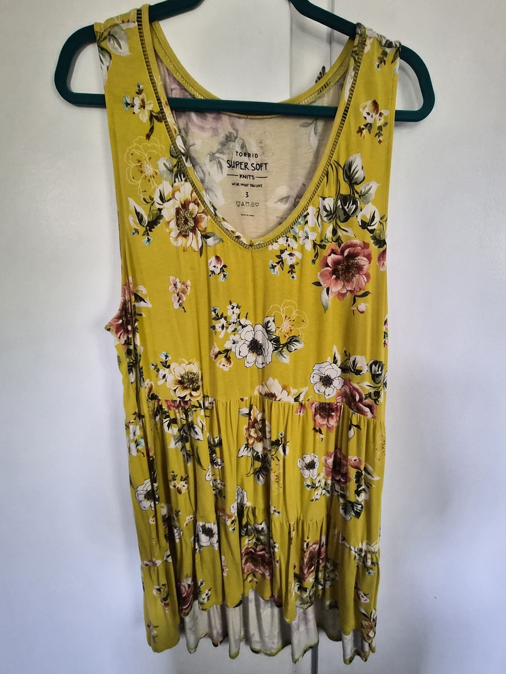 Torrid Super Soft Yellow Floral Sleeveless Tunic Tank, Size 3